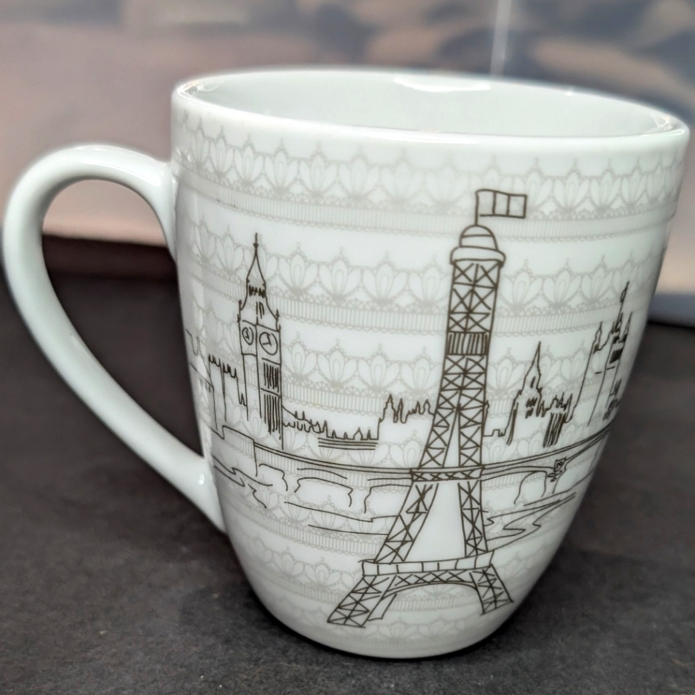 Mart collectible Eiffel Tower/Europe‎ landmarks white/black ceramic 14oz mug